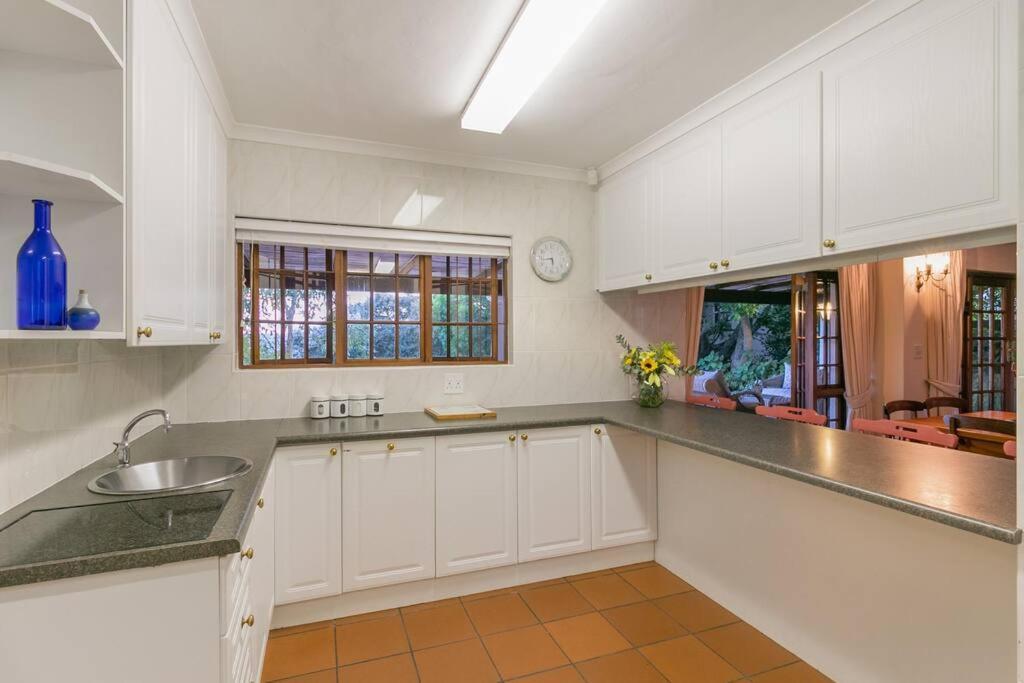 Escape To Paradise In Plett - Back Up Electricity *