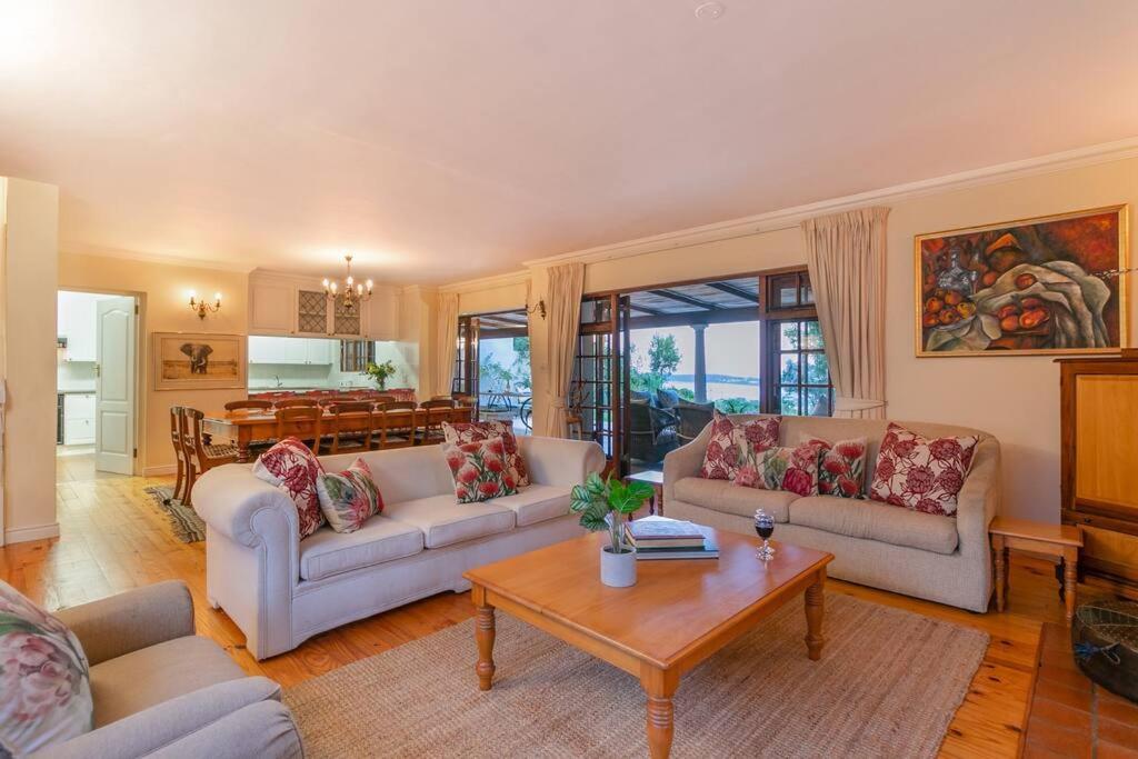 Escape To Paradise In Plett - Back Up Electricity Ferienhaus Plettenberg Bay