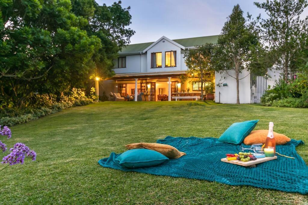 Escape To Paradise In Plett - Back Up Electricity Holiday home *