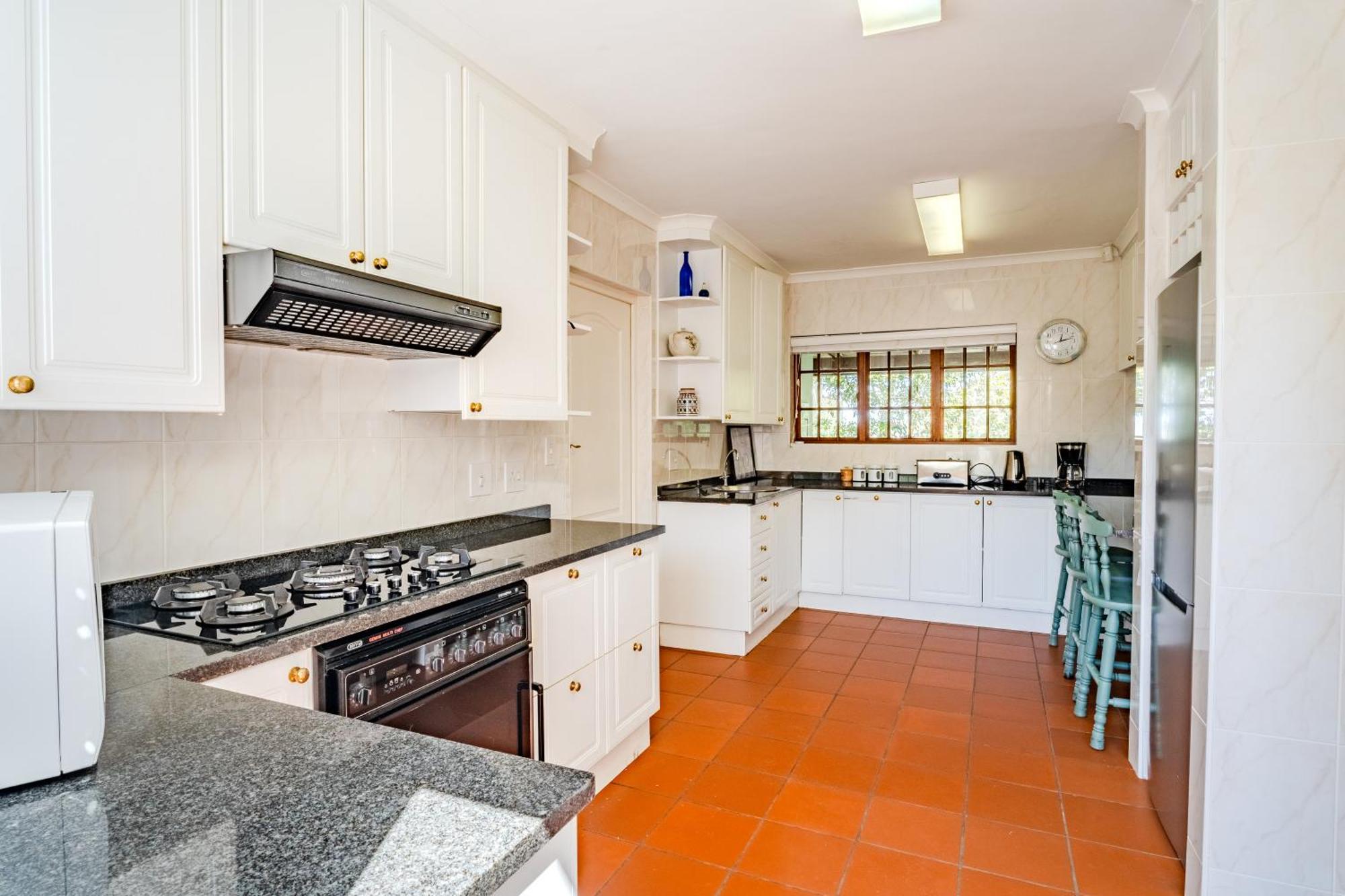 Escape To Paradise In Plett - Back Up Electricity Ferienhaus *