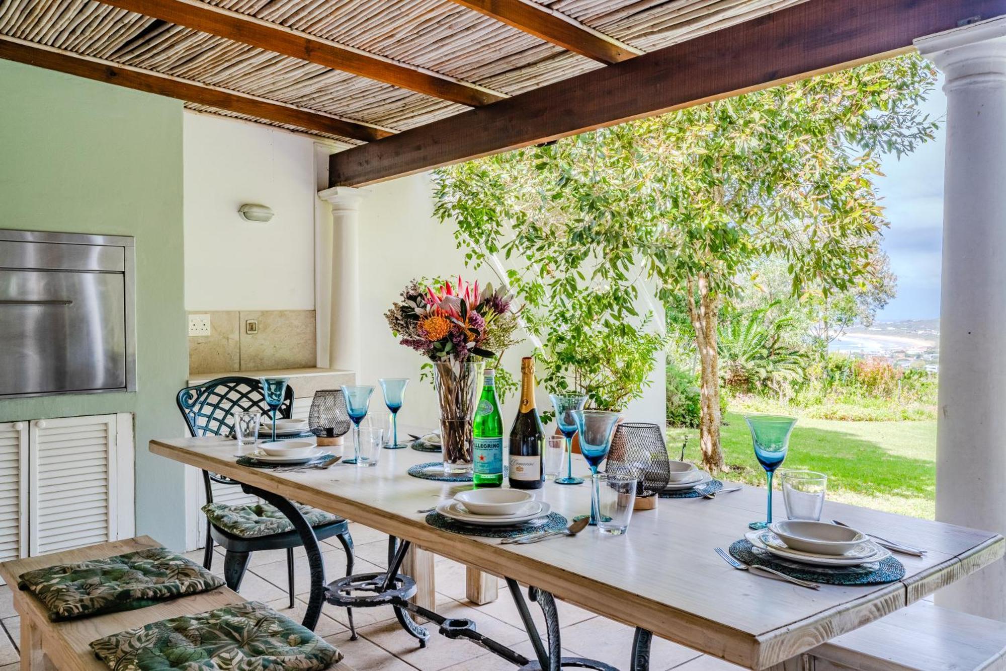 Escape To Paradise In Plett - Back Up Electricity Ferienhaus *