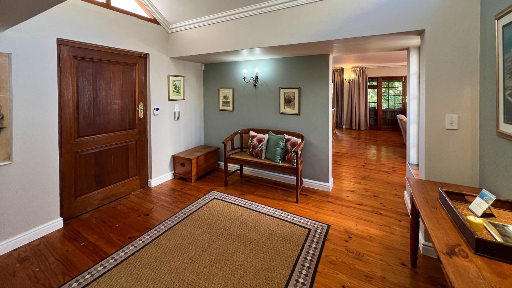 Escape To Paradise In Plett - Back Up Electricity Holiday home Plettenberg Bay