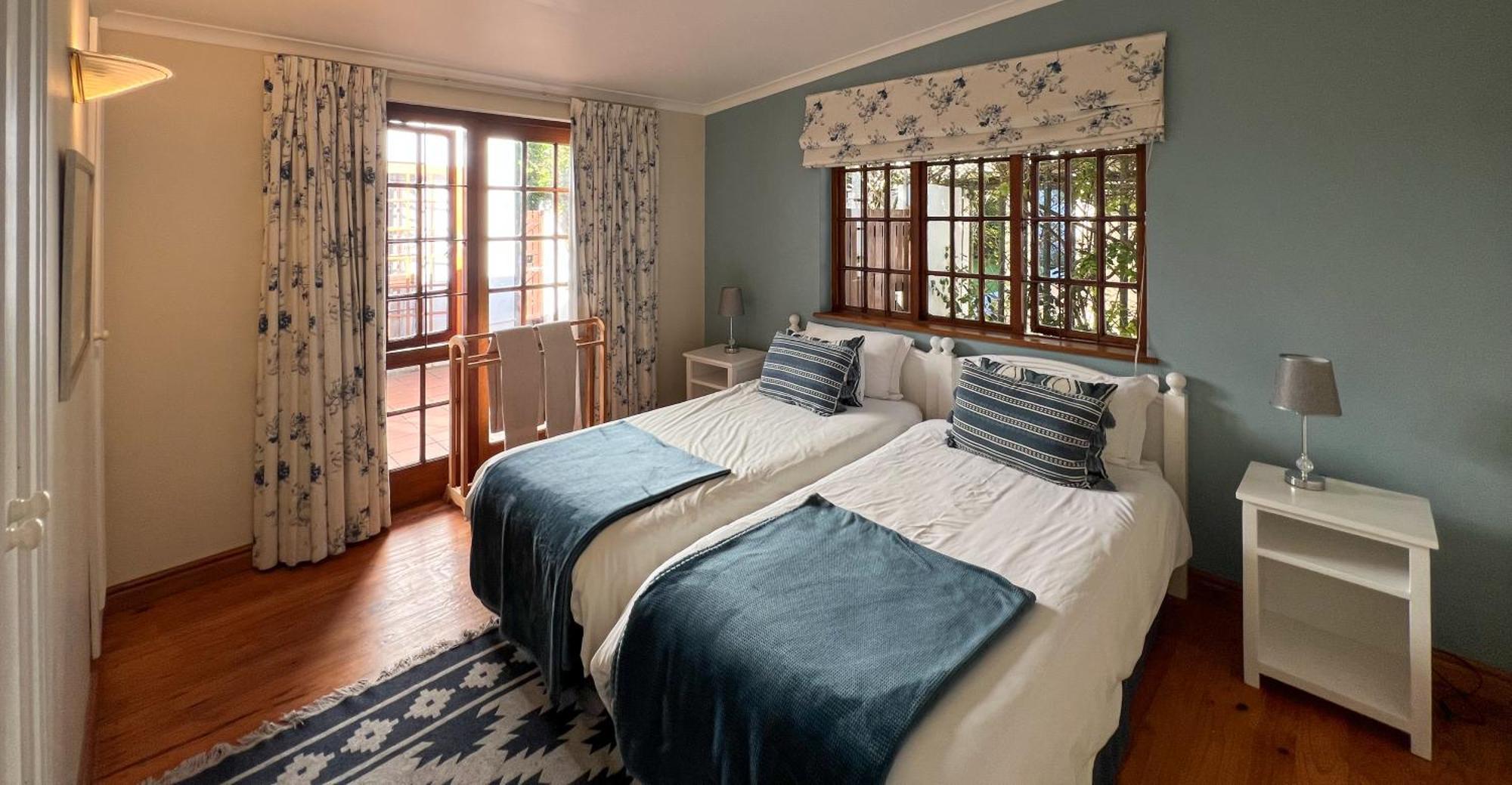 Escape To Paradise In Plett - Back Up Electricity Holiday home *